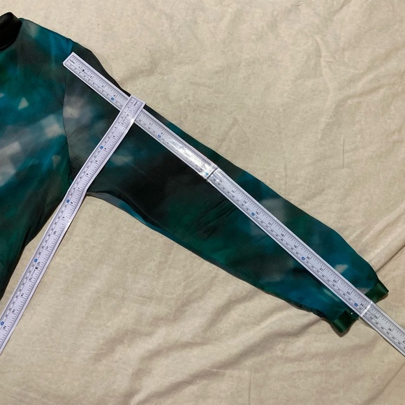 Ellie Tahari Silk + Elastane Blouse in Teal Blue+Forest Green - Some Flaws - Picture 3 of 16